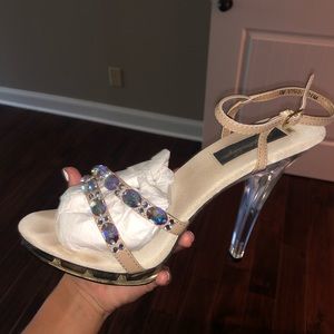 Johnathan Kayne size 9 shoes.